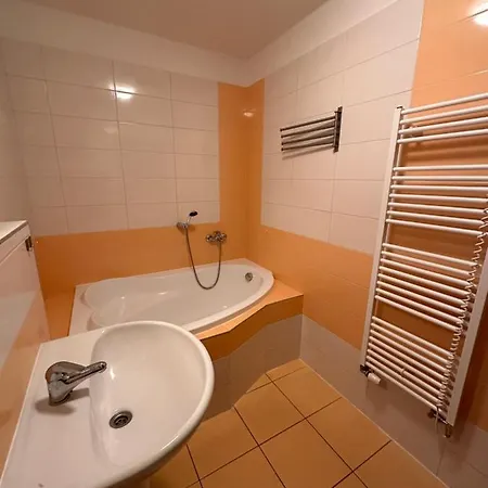 Апартаменты Ab Kryte Parkovani Zdarma